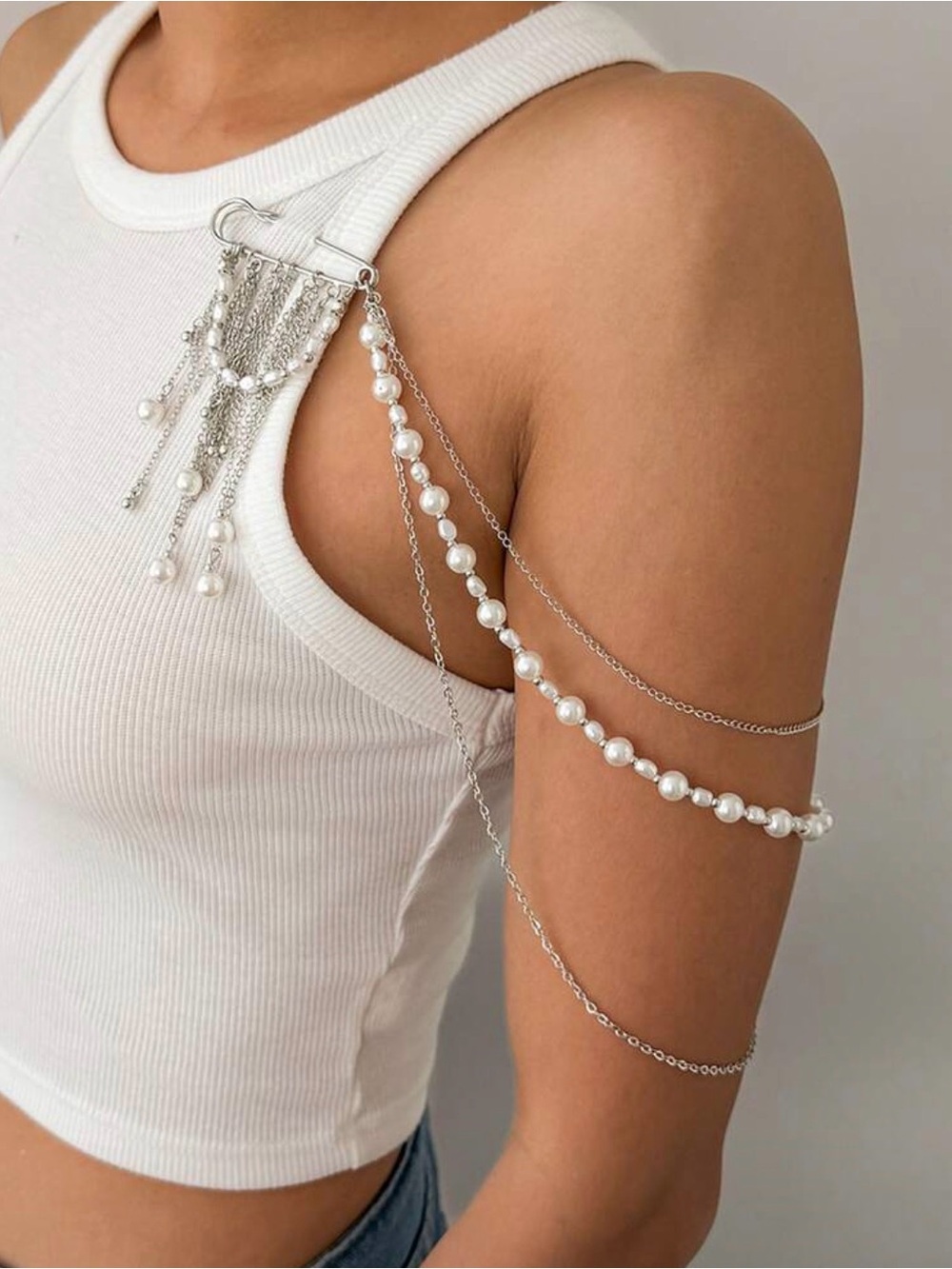 ✨NEW Pearl and Silver Draped Arm Chain Brooch